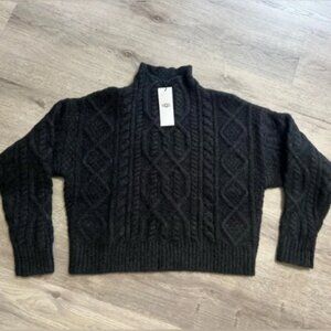 UGG Janae Cable Knit Sweater size M
